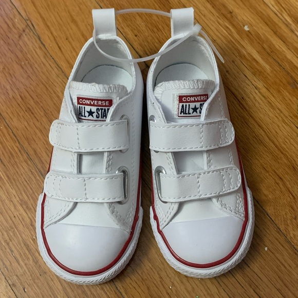 white toddler converse velcro